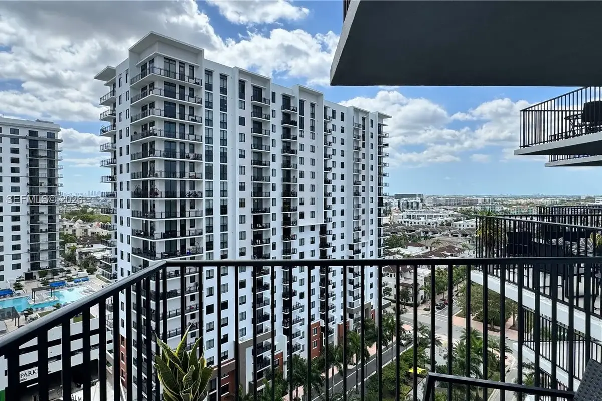 5252 NW 85th Ave #1203, Doral: photo 1 of 9