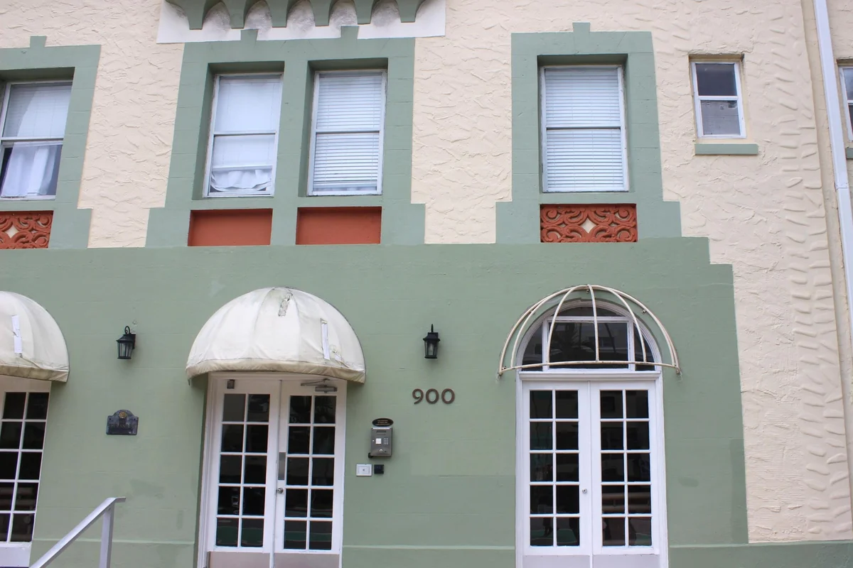 900 16th St #204, Miami Beach: photo 1 of 11