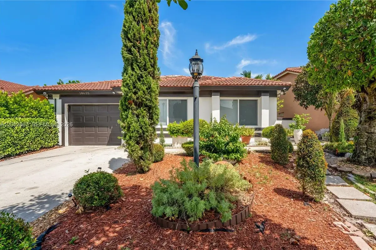 18625 NW 53rd Ave, Miami Gardens: photo 1 of 35