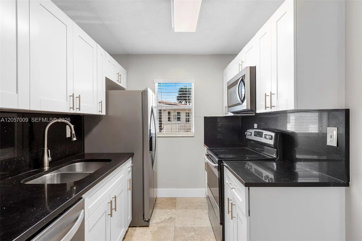 3242 Coral Ridge Dr, Coral Springs: photo 1 of 26