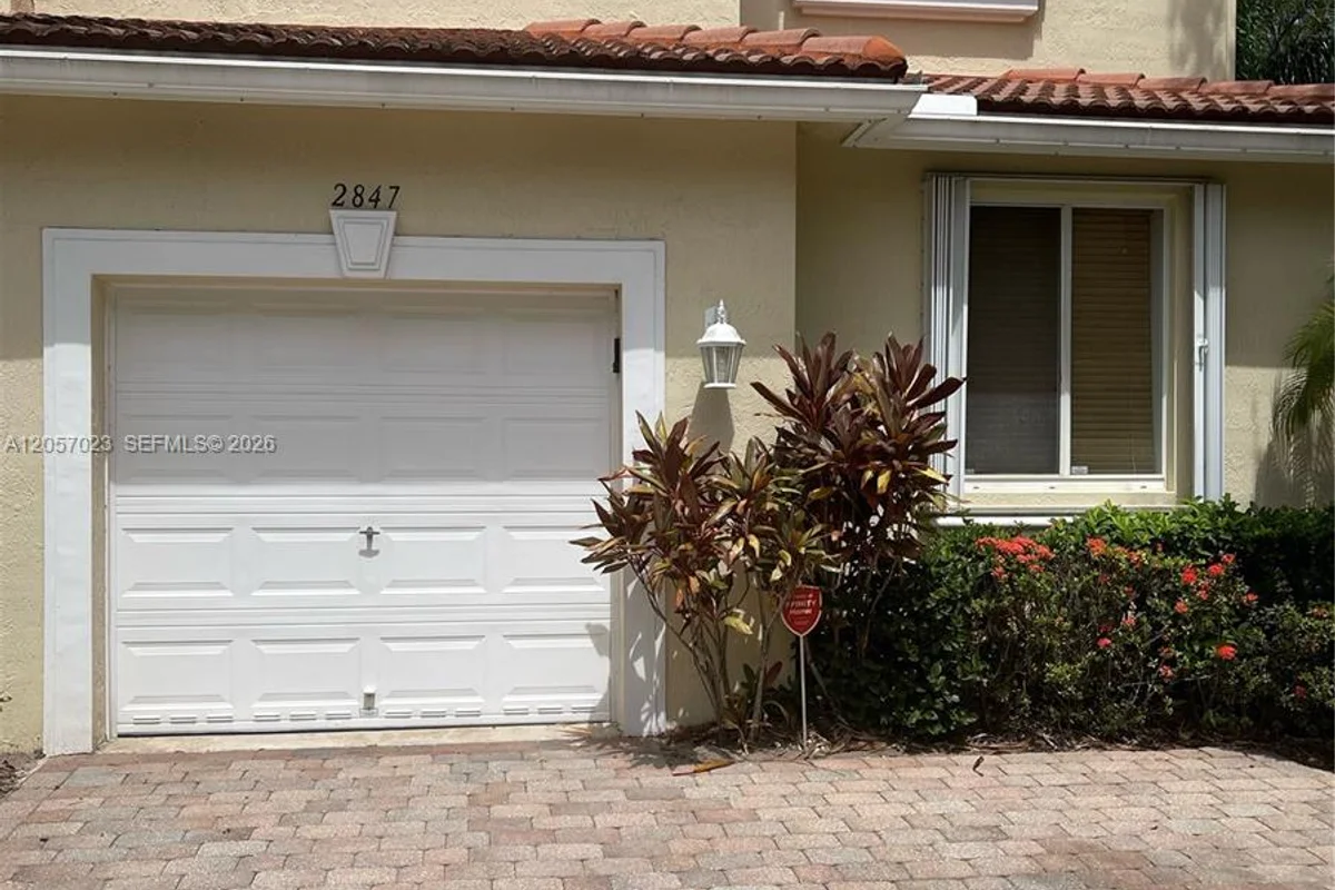 2847 S Evergreen Cir, Boynton Beach: photo 1 of 28