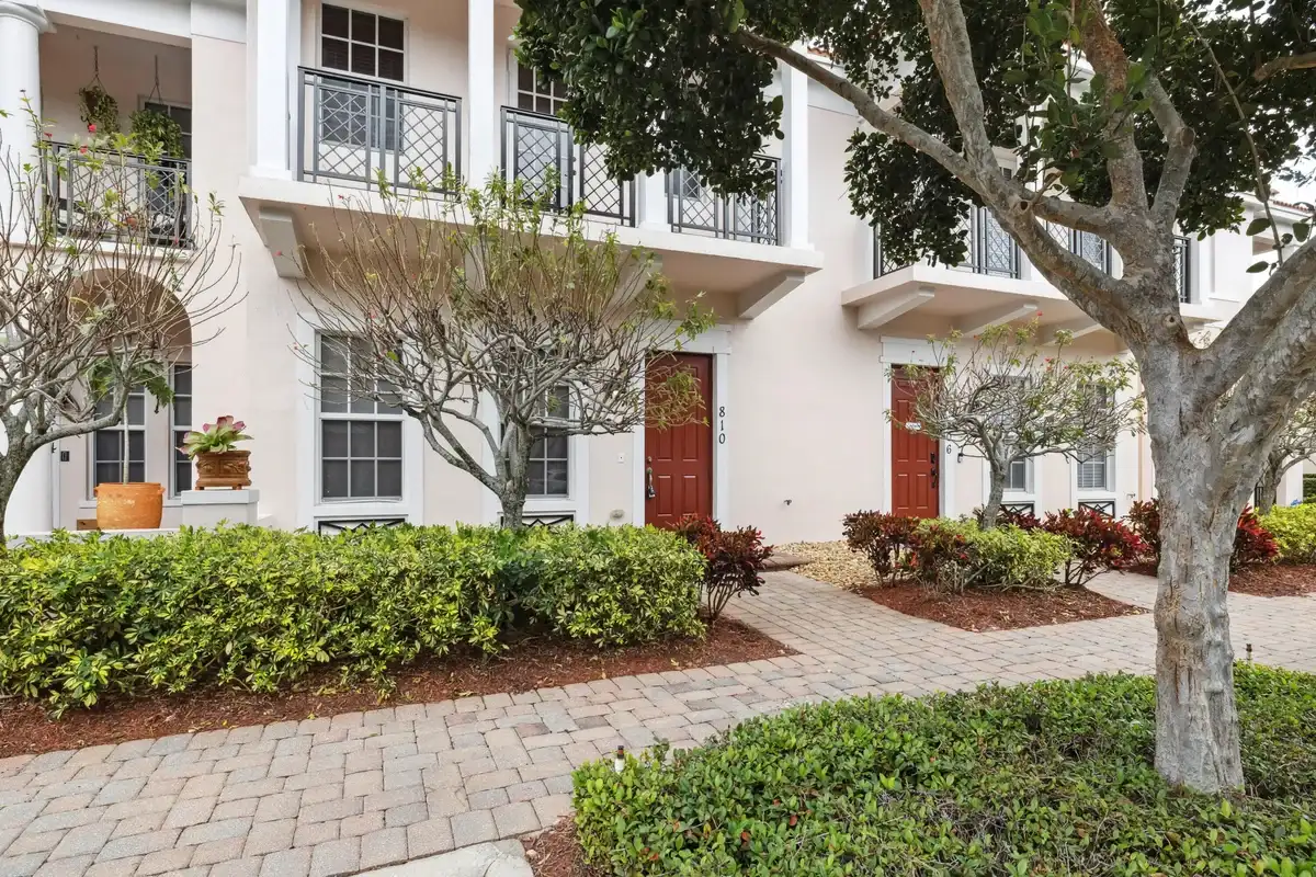 810 NW 83rd Ln, Boca Raton: photo 1 of 31