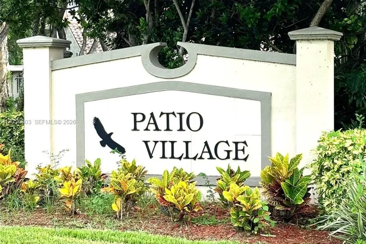 613 Patio Village Way, Weston: photo 1 of 47