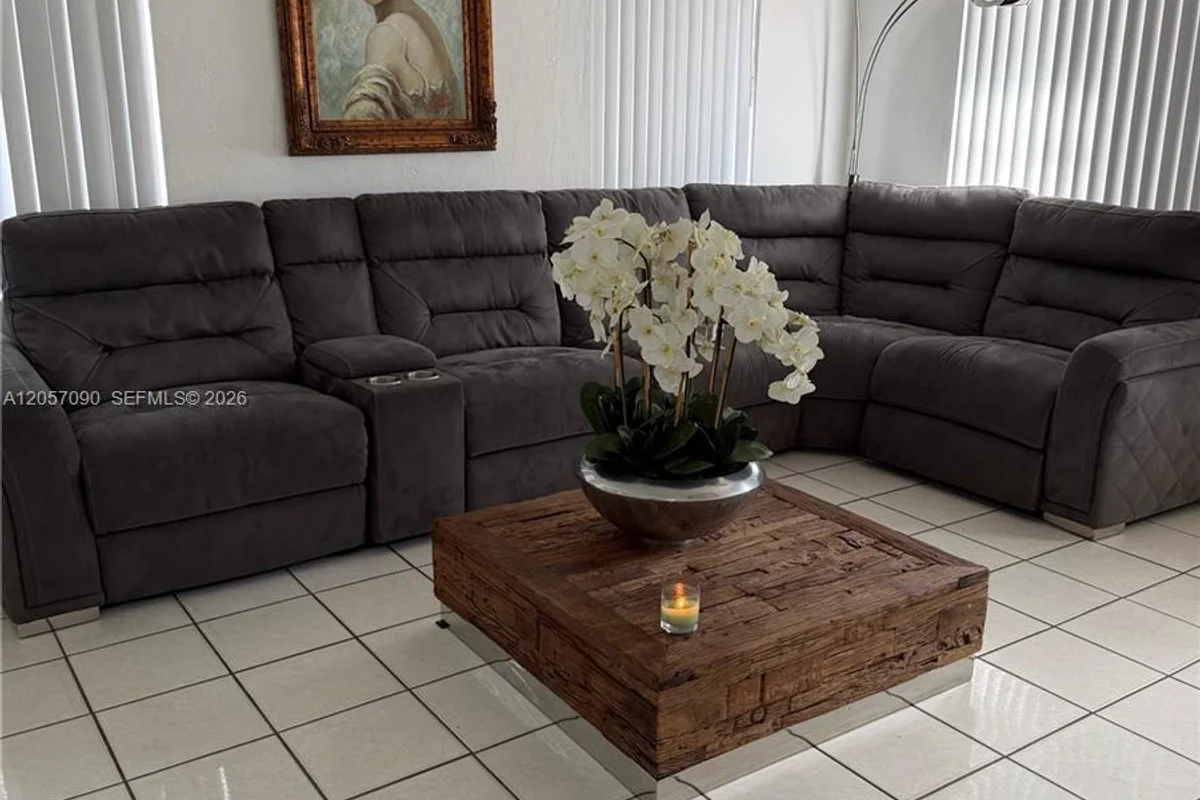 20 SW 48th Ave, Miami: photo 1 of 3