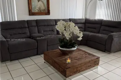 20 SW 48th Ave, Miami: photo 1 of 3