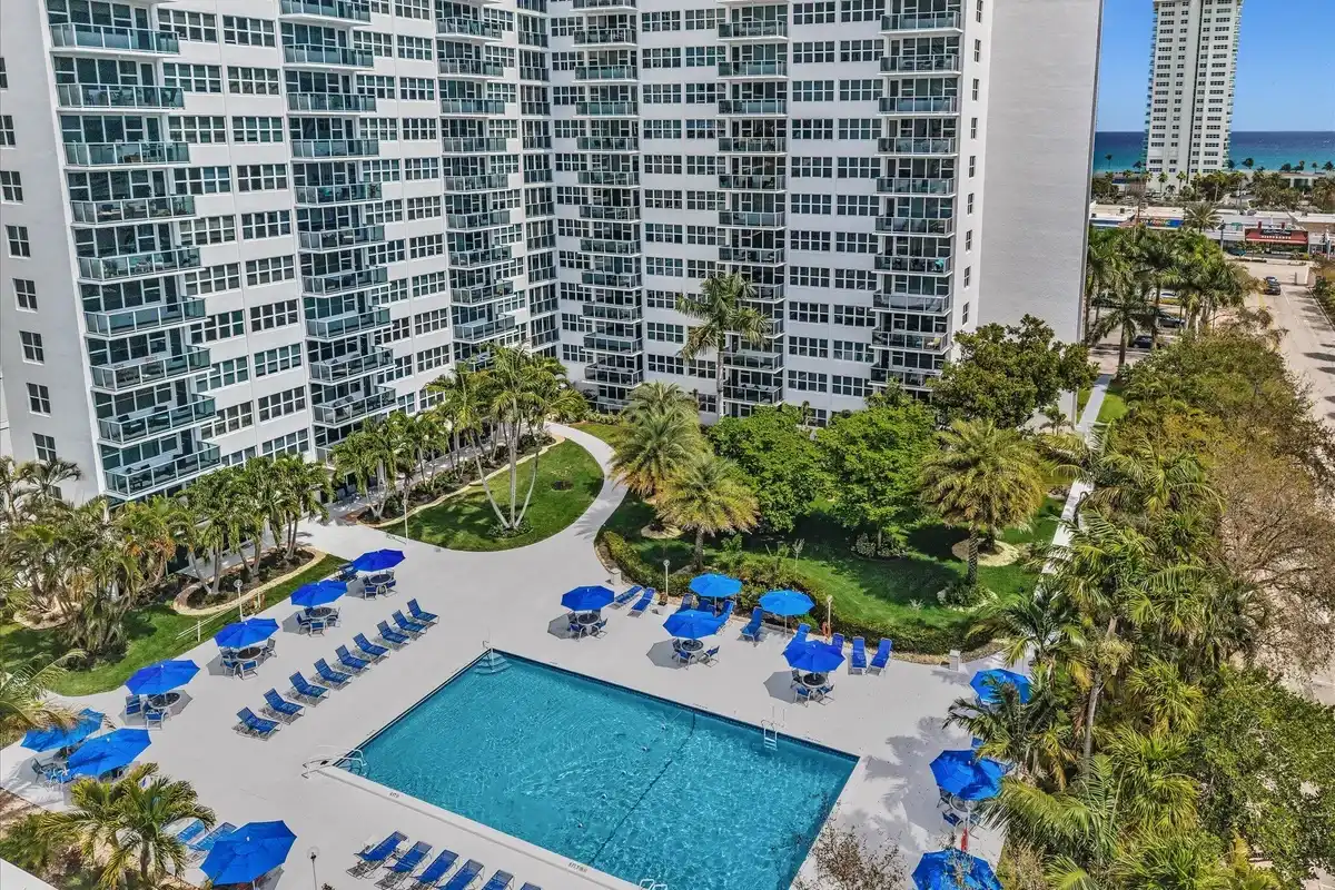 3333 NE 34th St #414, Fort Lauderdale: photo 1 of 19