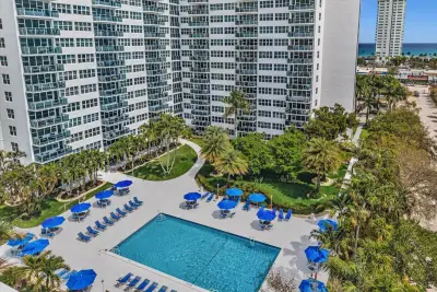 3333 NE 34th St #414, Fort Lauderdale: photo 1 of 19