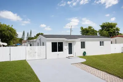 511 N 69th Way, Hollywood: photo 1 of 14