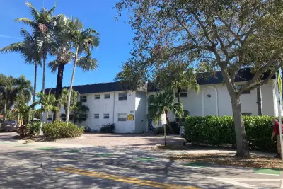 1470 N Dixie Hwy #16, Fort Lauderdale: photo 1 of 19