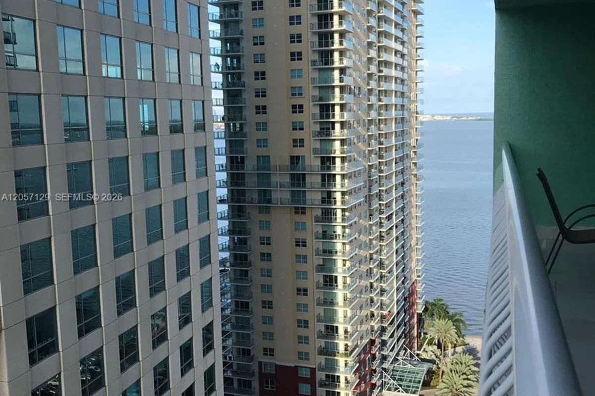 1200 Brickell Bay Dr #2418, Miami: photo 1 of 8