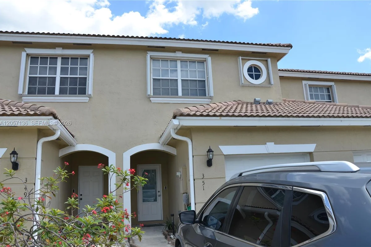 351 SW 121st Ave, Pembroke Pines: photo 1 of 23