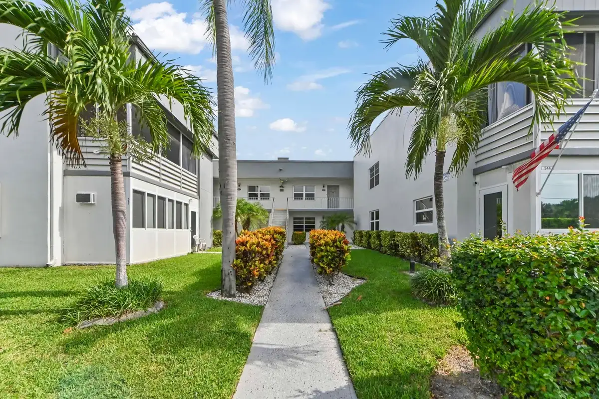 548 Capri L, Delray Beach: photo 1 of 36