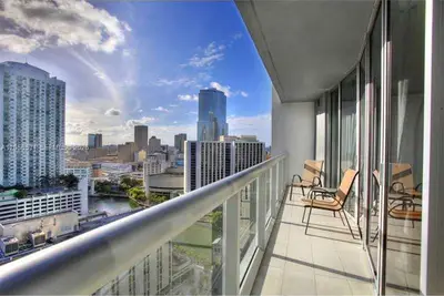 485 Brickell Ave #2306, Miami: photo 1 of 17