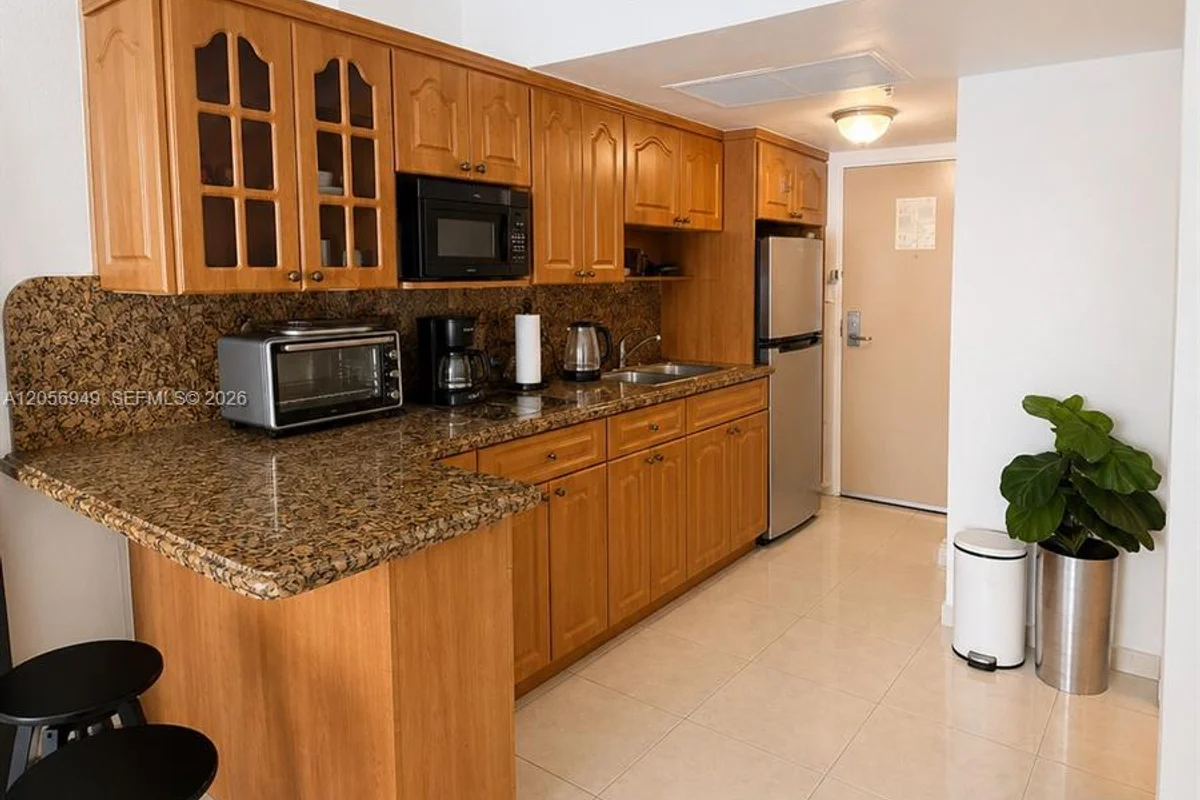 19201 Collins Ave #1025, Sunny Isles Beach: photo 1 of 17