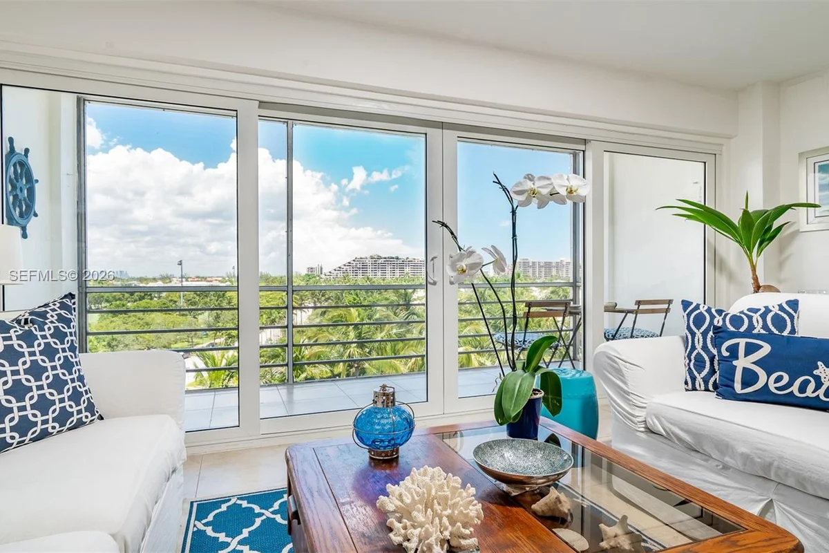 555 Crandon Blvd #71, Key Biscayne: photo 1 of 15