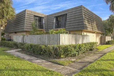 1010 10th Way, West Palm Beach: photo 1 of 21