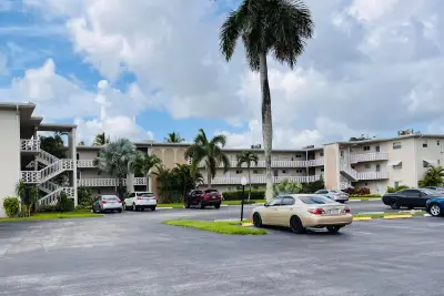 2812 S Garden Dr #206, Lake Worth: photo 1 of 12
