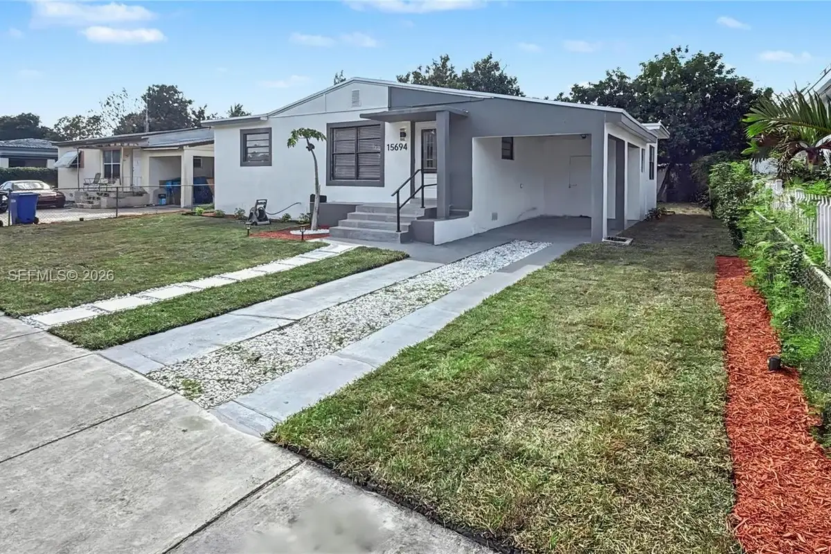 15694 NE 10th Ct, North Miami Beach: photo 1 of 24