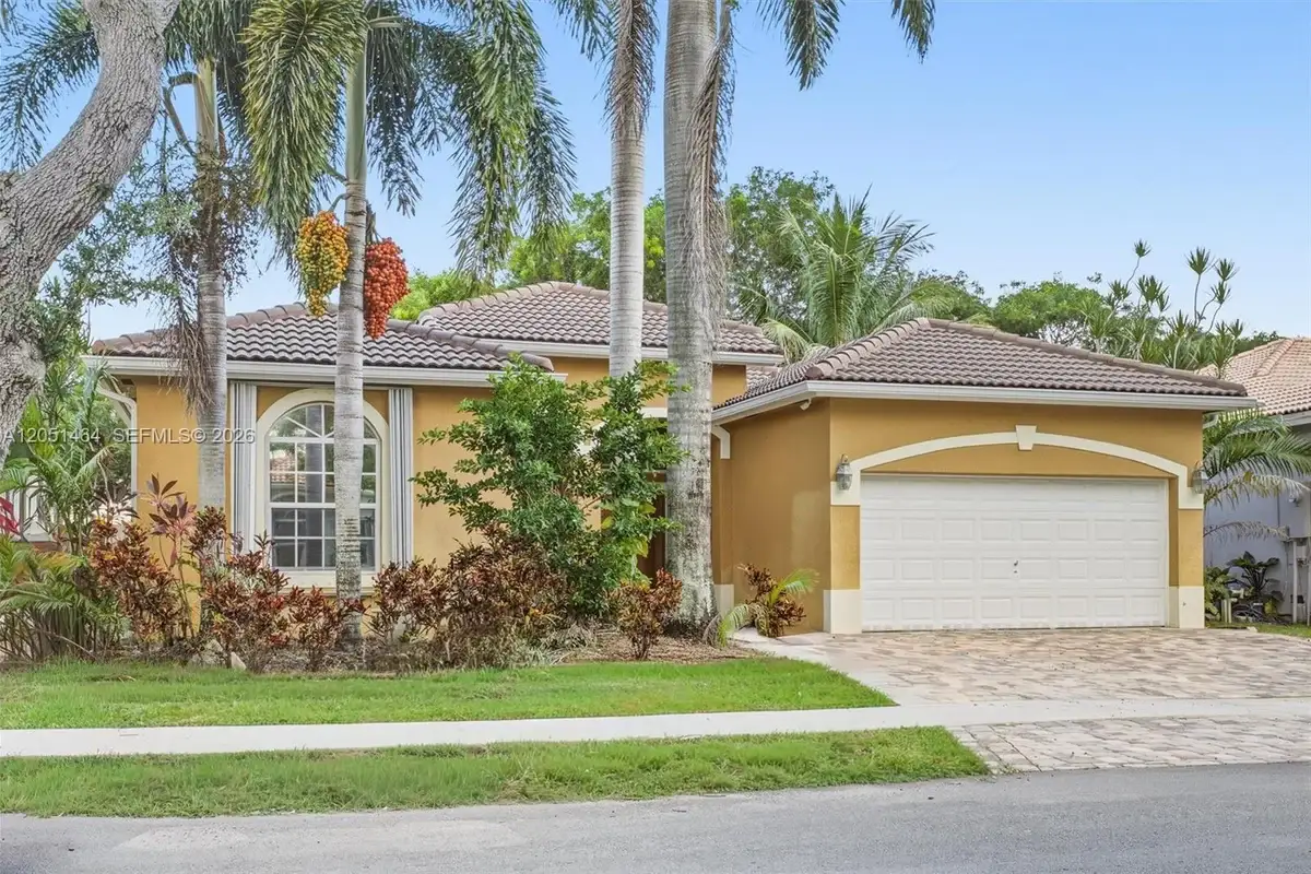 2101 SE 17th Ave, Homestead: photo 1 of 15