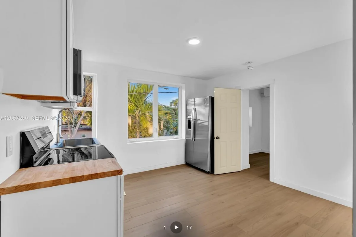 709 SW 4th Ct #4, Fort Lauderdale: photo 1 of 11
