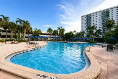 19370 Collins Ave #1410, Sunny Isles Beach: photo 1 of 18