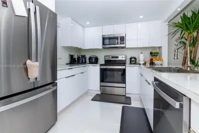 469 N Pine Island Rd #B308, Plantation: photo 1 of 38