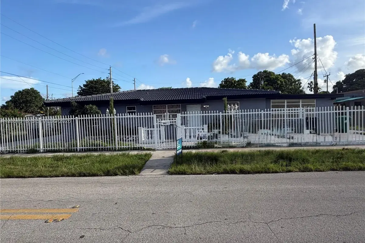 9200 SW 37th St, Miami: photo 1 of 1