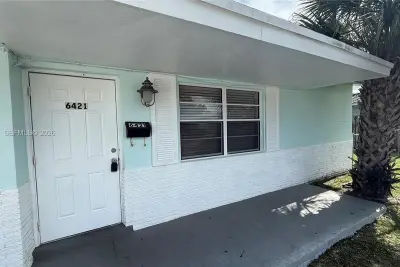 6421 NW 20th Ct, Sunrise: photo 1 of 17