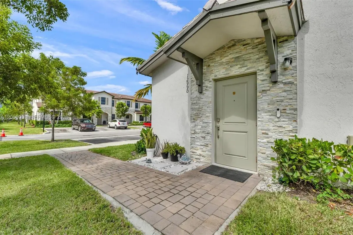 12990 SW 232nd Ln, Homestead: photo 1 of 39