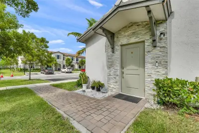 12990 SW 232nd Ln, Homestead: photo 1 of 39