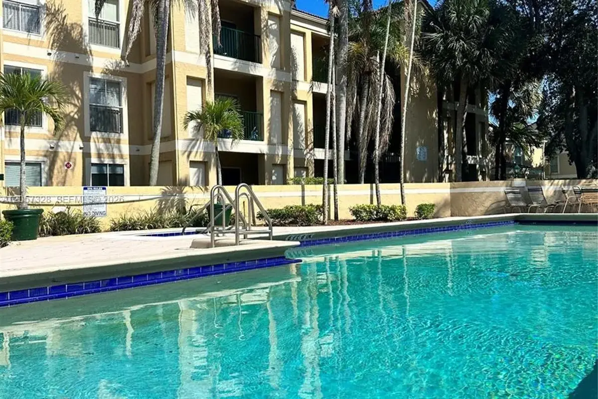 833 Riverside Dr #831, Coral Springs: photo 1 of 8