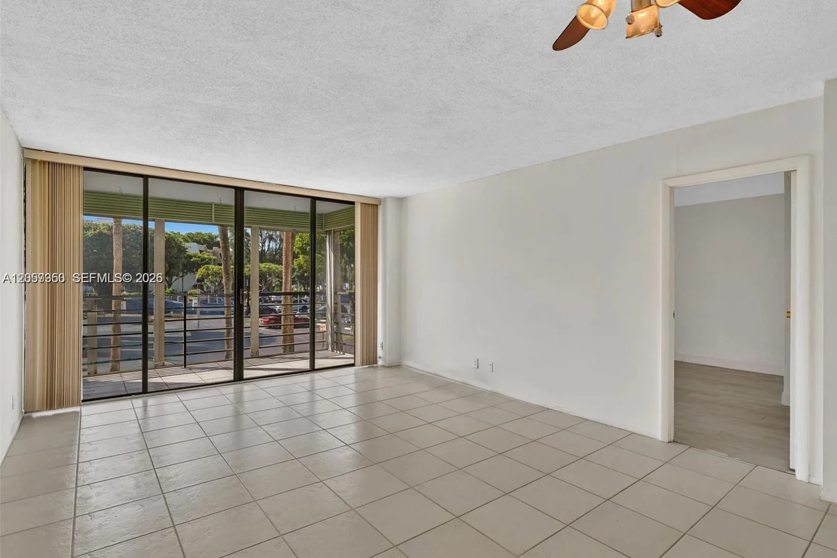 20500 W Country Club Dr #203, Aventura: photo 1 of 63