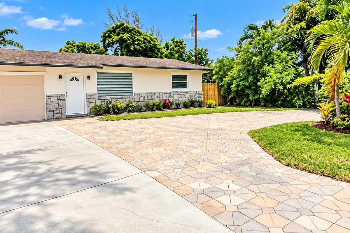 3893 Allison Ct, Lake Worth: photo 1 of 11