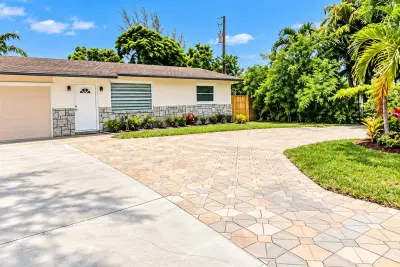 3893 Allison Ct, Lake Worth: photo 1 of 11