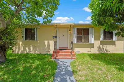 3220 E 8th Ave, Hialeah: photo 1 of 31