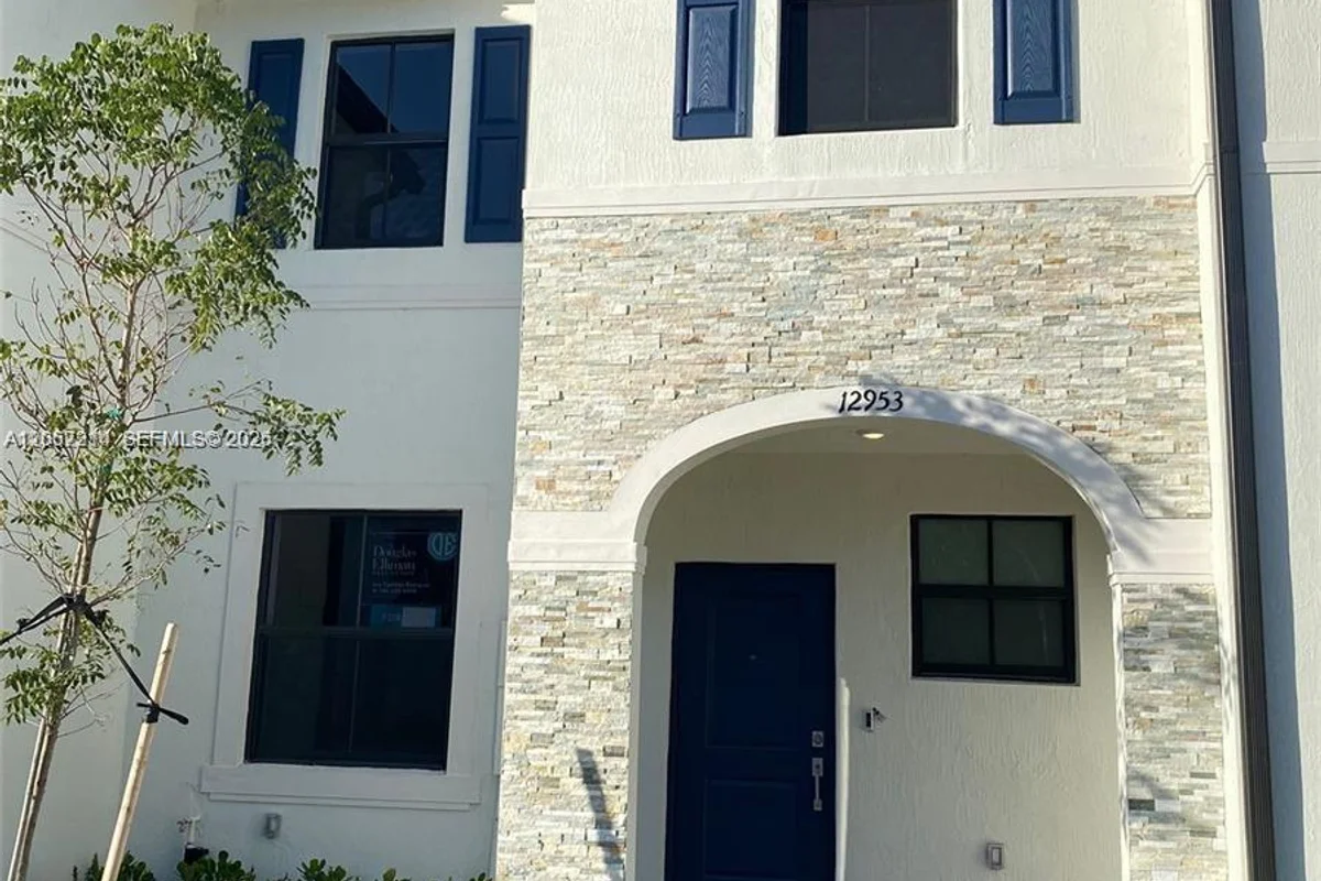 12953 SW 232 Ln, Homestead: photo 1 of 9