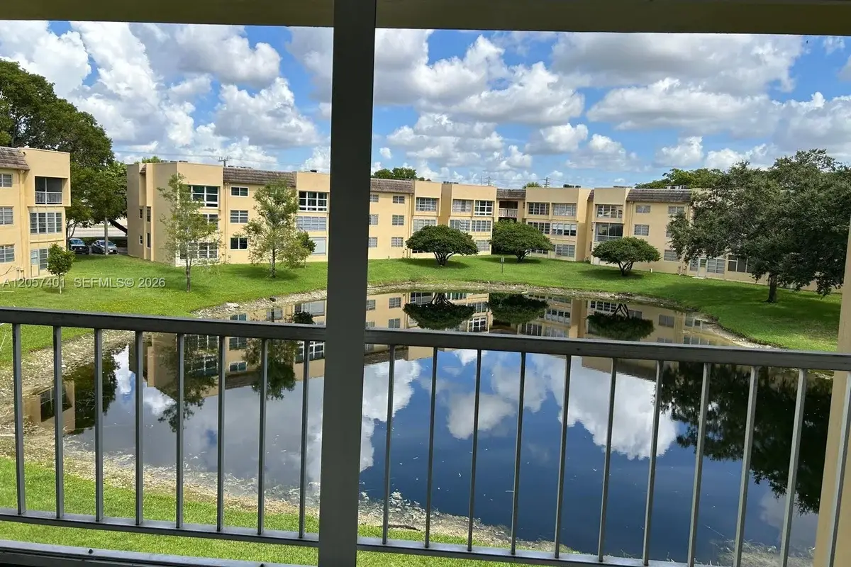 6090 NW 64th Ave #311, Tamarac: photo 1 of 27