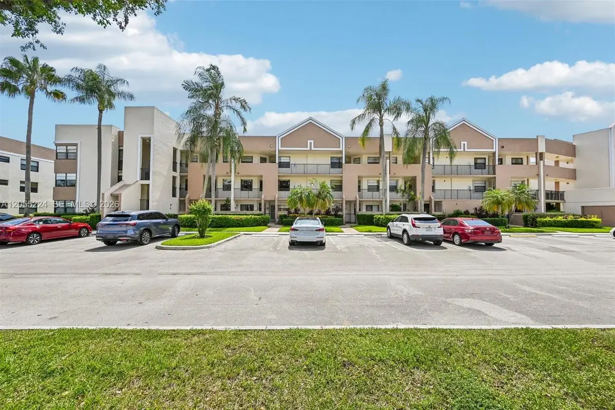 7468 Fairfax Dr #302, Tamarac: photo 1 of 44