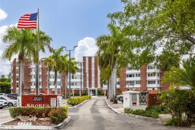 1700 NE 105th St #214, Miami Shores: photo 1 of 31