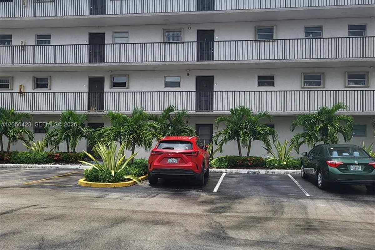 14140 SW 84th St #110-H, Miami: photo 1 of 13