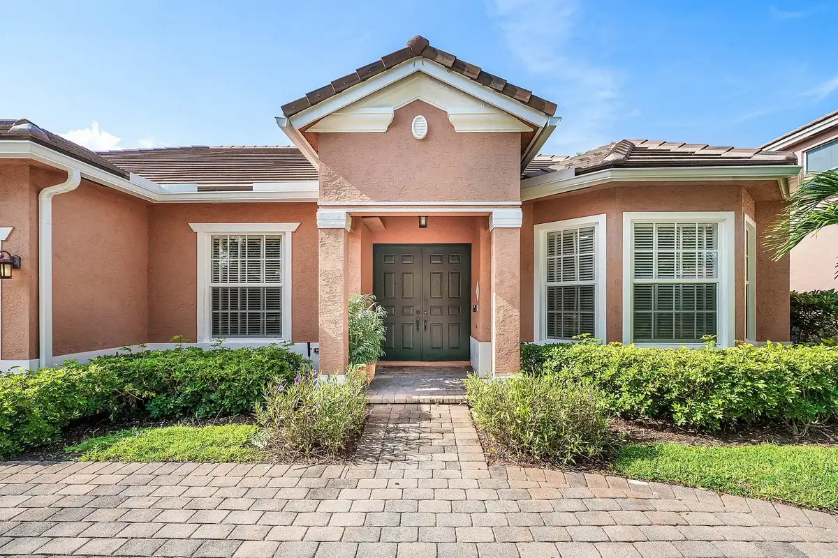 9058 Sedgewood Dr, Lake Worth: photo 1 of 35