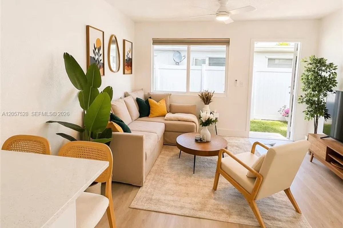 5712 Mayo St #2, Hollywood: photo 1 of 11