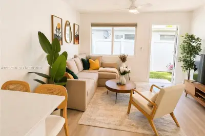 5712 Mayo St #2, Hollywood: photo 1 of 11