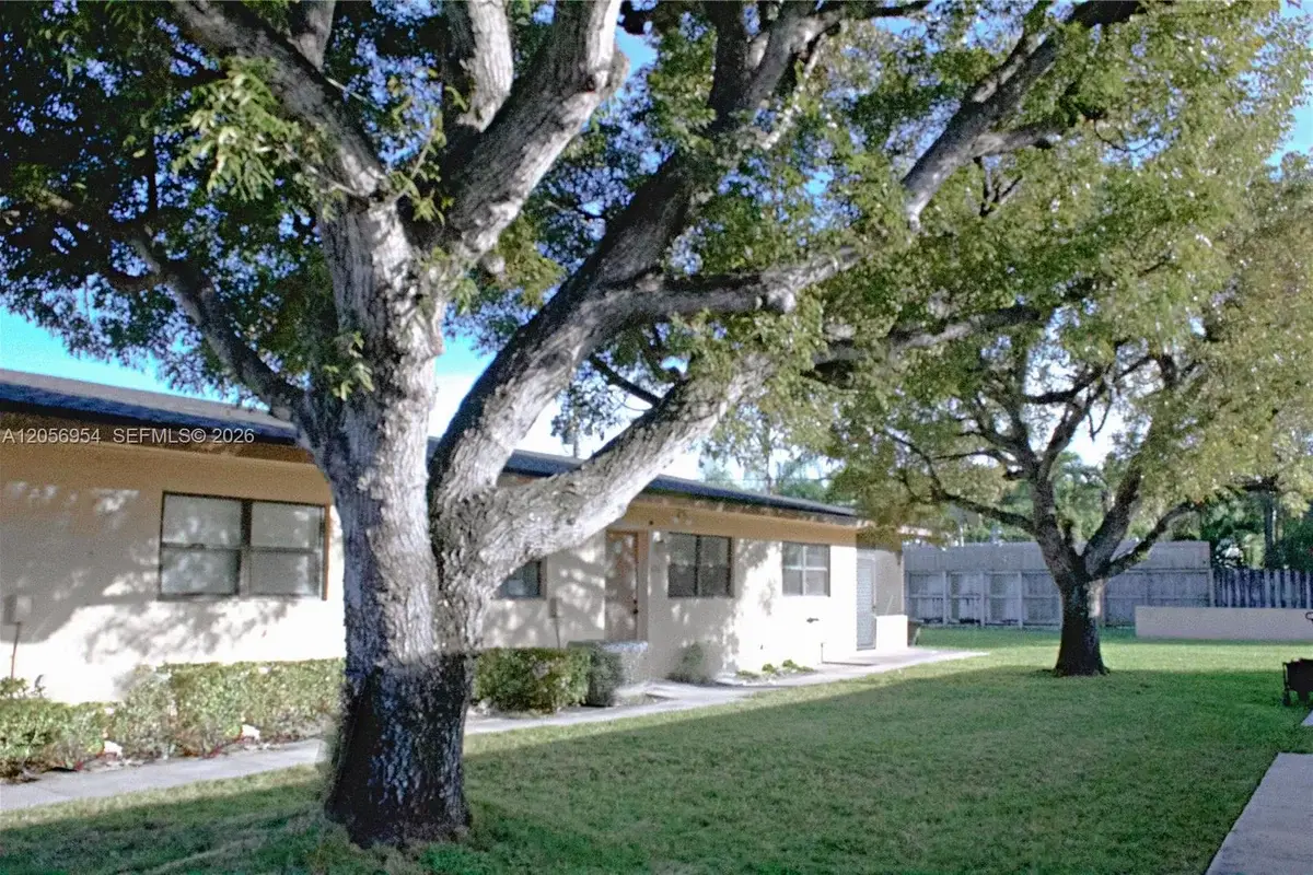 8736 SW 145th St, Palmetto Bay: photo 1 of 9