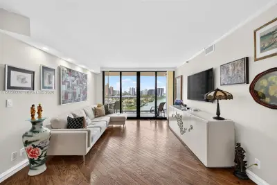 2800 Island Blvd #1005, Aventura: photo 1 of 45