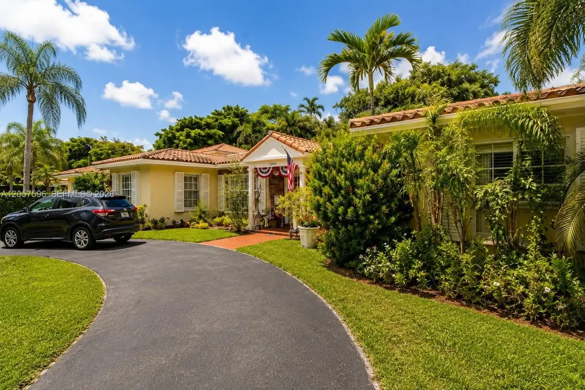 3300 Segovia St, Coral Gables: photo 1 of 24