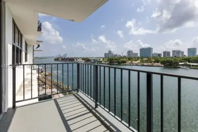 10101 E Bay Harbor Dr #504, Bay Harbor Islands: photo 1 of 30