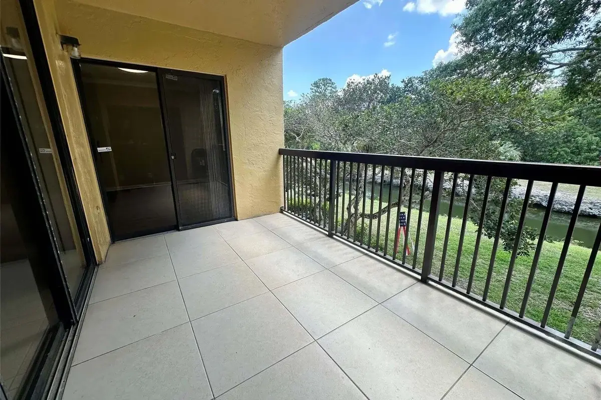 5701 Riverside Dr #205B6, Coral Springs: photo 1 of 25
