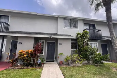 2606 Canalside Dr, Greenacres: photo 1 of 32