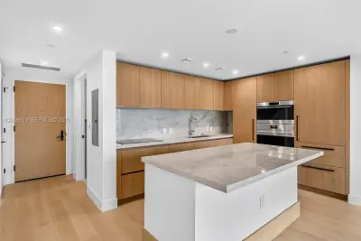 1176 97th #206, Bay Harbor Islands: photo 1 of 42